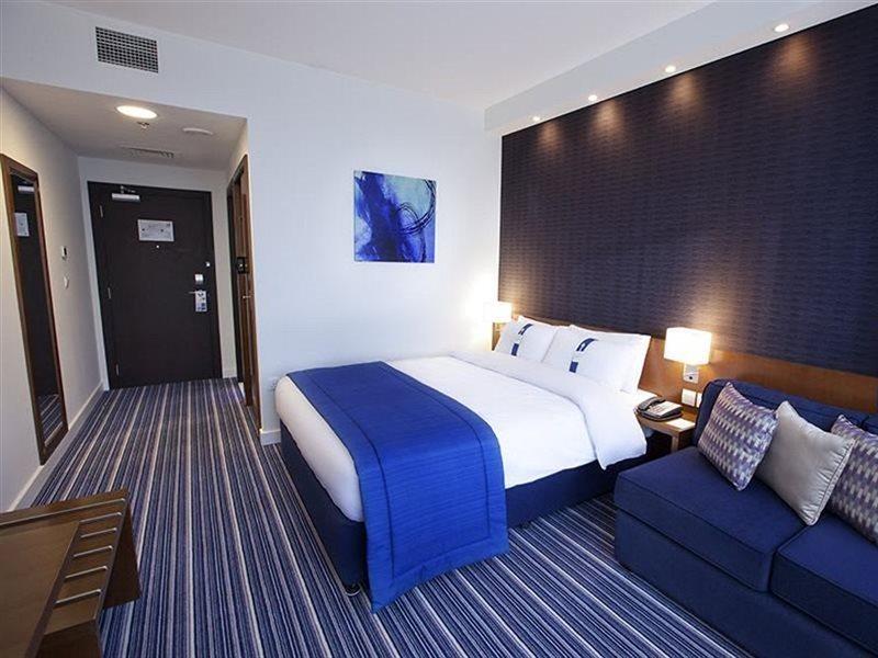 Holiday Bahrain Hotel Manama Exterior photo