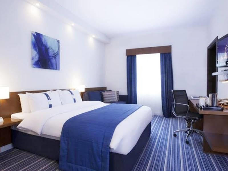 Holiday Bahrain Hotel Manama Exterior photo