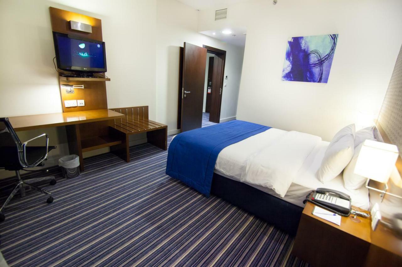 Holiday Bahrain Hotel Manama Exterior photo