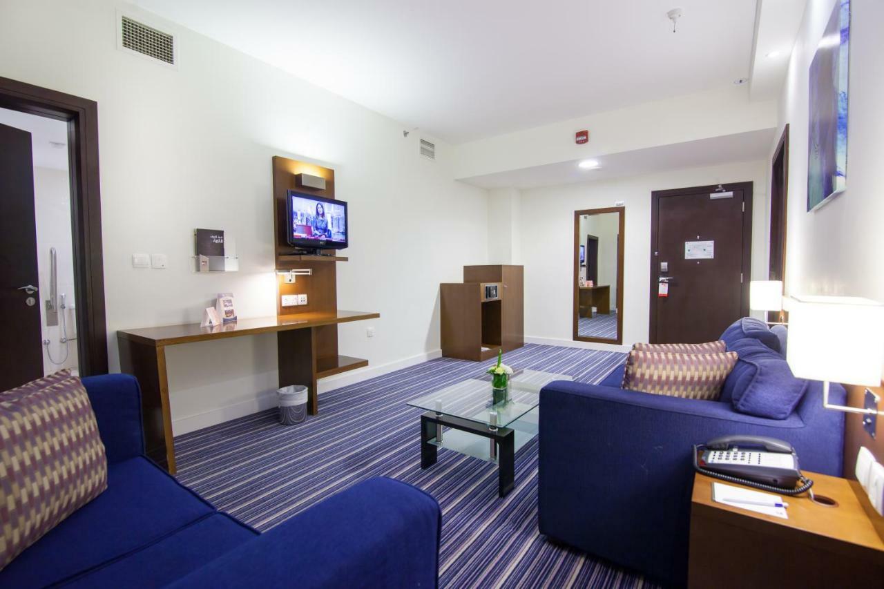 Holiday Bahrain Hotel Manama Exterior photo