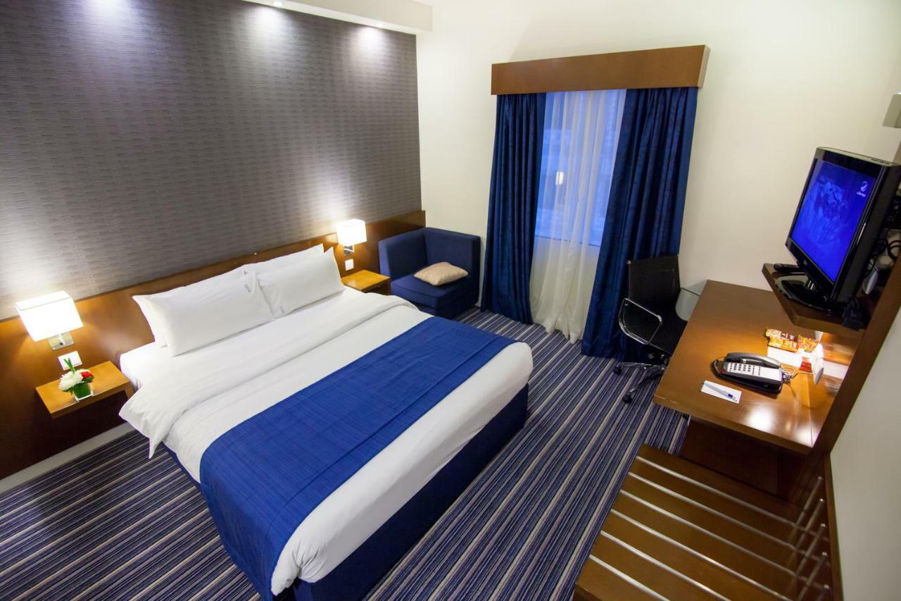 Holiday Bahrain Hotel Manama Exterior photo