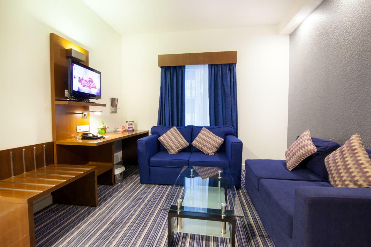 Holiday Bahrain Hotel Manama Exterior photo